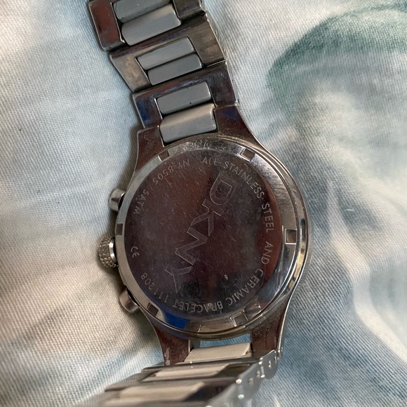 MAKE OFFER NEED GONE DKNY Wristwatch - Picture 4 of 4
